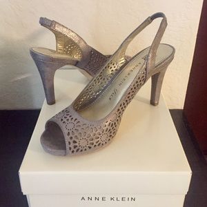 Anne Klein iFlex